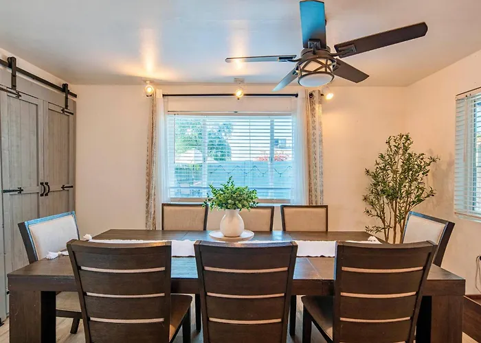 Private Pool • Pool Tbl • Games • Workspace • Pets Holiday home Phoenix